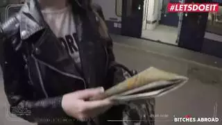 إحضار رجلين لزوجتي الممحونة