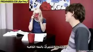 إباحية قاسية مع فتاة شقراء تصرخ من المتعة