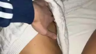 قبل تلك الشفاه ثم ناك حلقها