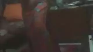 عاهرة مصرية مثيرة تُدَق بعمق وتتوسل للمزيد