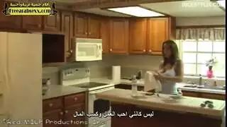 الام تطلب من الابن الستحمام معا ثم ىنىكها