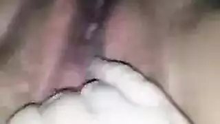 خيال عرض جنسي لزوجة حامل: قذف داخلي عرقي بعد التعري