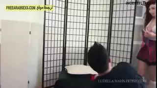 أخت تجبر أوها على تقبيل كسها