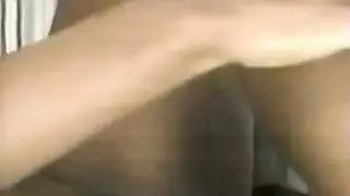 حفلة سحاقية سوداء على الشاطئ: لحس فرجي متأخر في الليل اكس اكس اكس