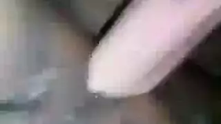 مشهد من بيت دعارة مصري: زب ضخم يمارس الجنس مع كس العاهرة الضيق