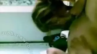 شاب مصري معاه بنت ف السياره تمصله زبوو