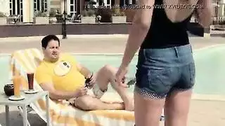 ايناس النجار بالمايوه المولع من خارجة من حمام السباحة باحلى جسم نار