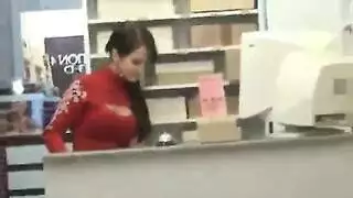 سكس مع عامل المحل السبر ماركت