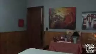كريستين سكوت تحصل على قضيب سميك مدفون في مهبلها الرطب