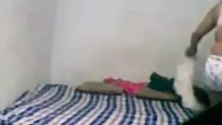 بعد فترة جفاف، يضرب فرج فتاة بيت دعارة المبلول