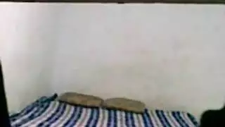 عاهرة تُدكّ بفحل ريفي في وكر جنس