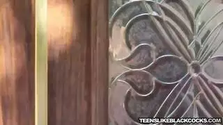 طيز نادية علي المراهقة تحطمها قضيب أسود كثيف ضخم