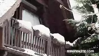 سكس حلو شرموطة بيضاء تتناك من زب اسود فيديو كامل