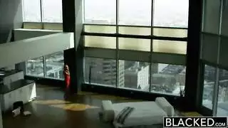 رغبات شرجية: امرأة تتوسل للعمل الخلفي الجنسي القاسي