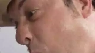 يدخل على خالته وهي ناءمه وربطها وبعذبها