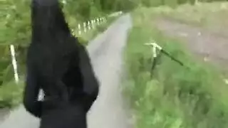 اخضع لإرادتي: مشهد هوس هيمنة مسلح