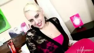 نيك رجل لي ولد