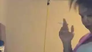 الثعلبة المزالة الشعر تتعرض لاختراق مزدوج بعد إزالة الشعر