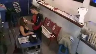 صاحب محل ينيك منقبتين