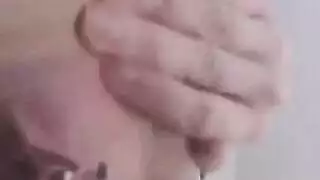 فانتازيا ثلاثية مثليين مراهقين ساخنة على الأريكة