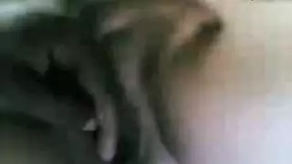 يعاملها كبقرة