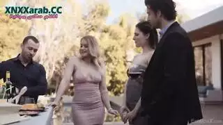 علاقة جنسية جماعية للشخصيات المهمة: تبادل الزوجات من أجل فعل جنسي صريح