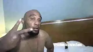 قضيب أسود ضخم ينزل على وجهها بعد ممارسة شرجية