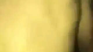 يعرف الرجل الأسود كيف يرضي جيسي كيتن بقضيبه الصلب ، بينما يركب مؤخراتهم