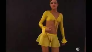 يُترجم إلى أشياء مثيرة أو أشياء مثيرة أو أنشطة جنسية في اللغة الإباحية القذرة يمكن أن يطلق عليه مثير القرف