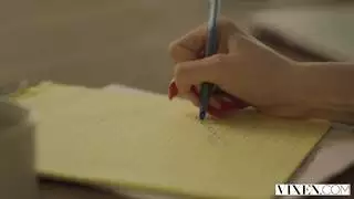 جلسة جنس جماعي بالقضبان السوداء الكبيرة: مال مقابل فتيات في جلسة جنس جماعي بين الأعراق