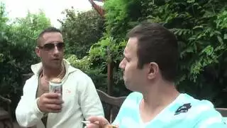 حفلة جنس عارية في الحديقة: تبادل أزواج مع قضيب الجار