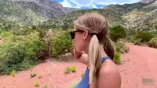 كس فاخر يُؤخذ بعنف من قبل عميل متطلب