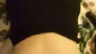 الرجل المهذب يطلق العنان للوحش بداخله في السرير