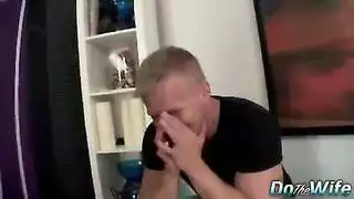 العاهرة السمراء لا تكتفي من القضيب الأسود