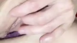 امرأة تركية مثيرة تلذذ نفسها بإصبع مهبل مكثف